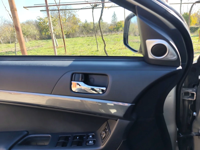 Mitsubishi Lancer Sportback, снимка 14 - Автомобили и джипове - 52402758