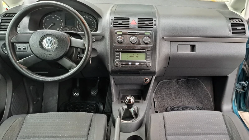 VW Touran 1.9/105ps/6с.к., снимка 10 - Автомобили и джипове - 53179845
