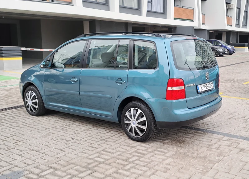 VW Touran 1.9/105ps/6с.к., снимка 5 - Автомобили и джипове - 53179845