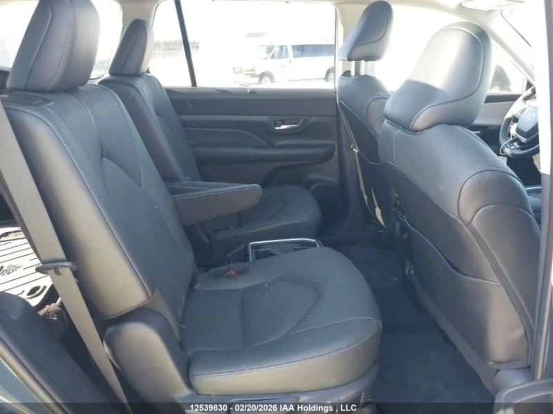 Toyota Grand Highlander LIMITED, снимка 8 - Автомобили и джипове - 53580569