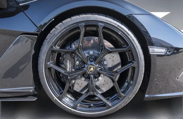 Lamborghini Revuelto = Carbon Ceramic Brakes = �������� | Mobile.bg � ����������� 6