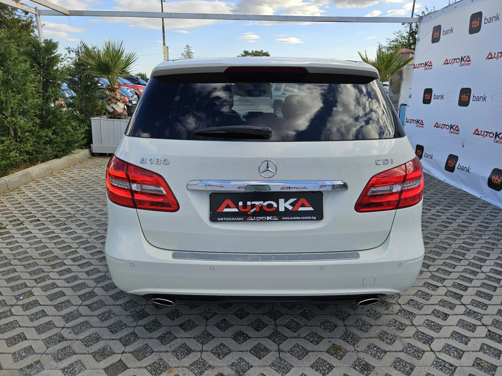 Mercedes-Benz B 180 2.0CDI-109кс= АВТОМАТ= * PREMIUM* = LED= КАМЕРА - изображение 4