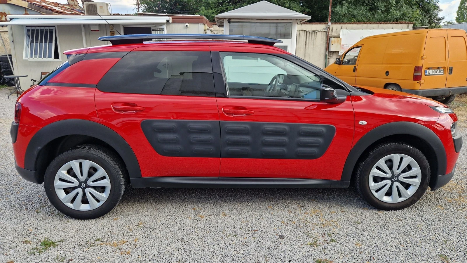 Citroen C4 Cactus 1.2 Е-THP 110 кс.ЕВРО 6 ПЪЛНА СЕРВИЗНА ИСТОРИЯ!!! - изображение 4