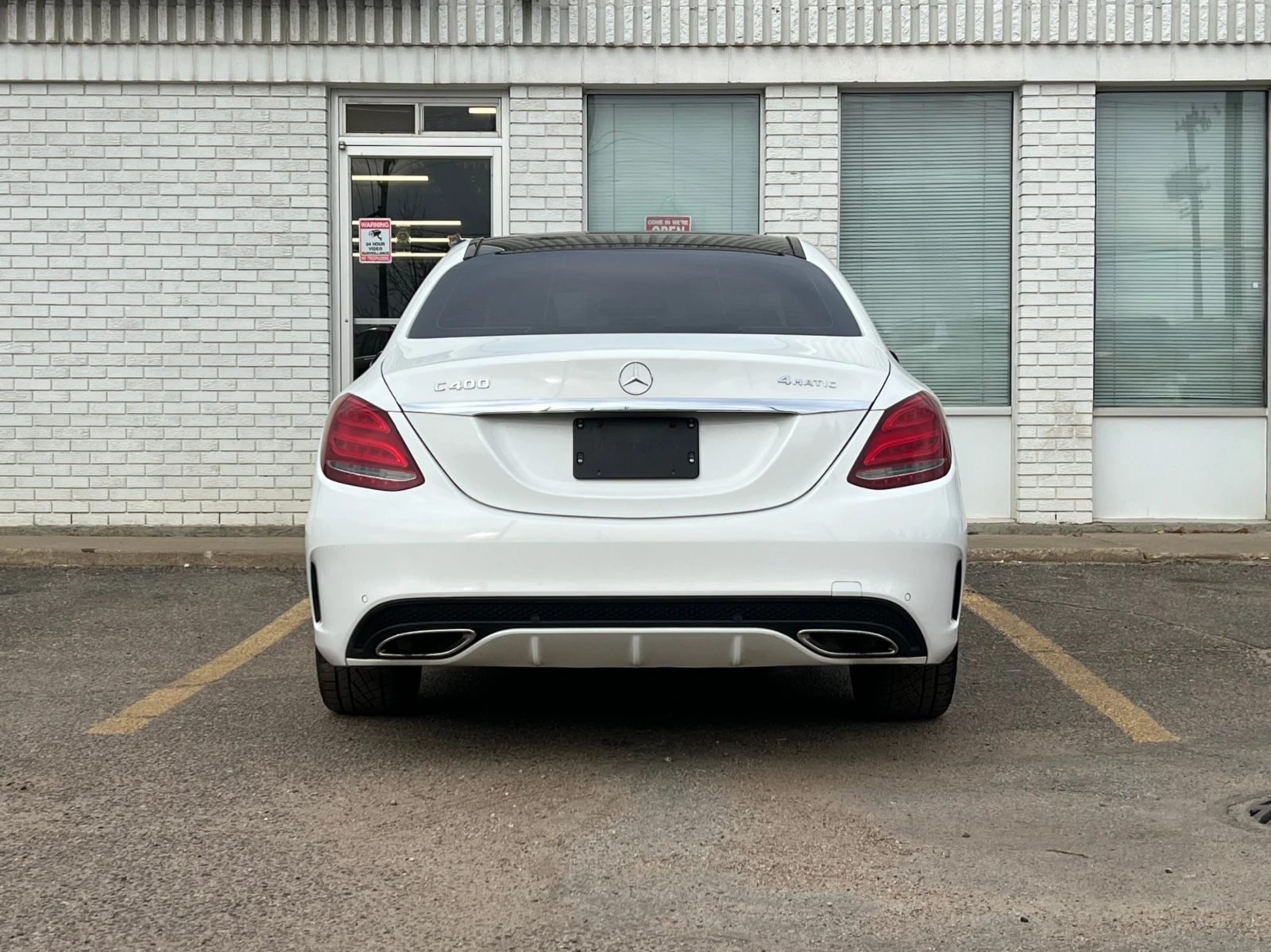 Mercedes-Benz C 400 4MATIC* SPORT-PKG* BURMESTER* BLACK* LEATHER* PANO - изображение 6