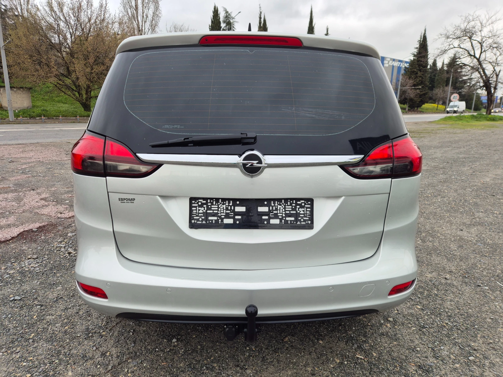 Opel Zafira Tourer 2.0CDTI 7 места, снимка 4 - Автомобили и джипове - 52475772