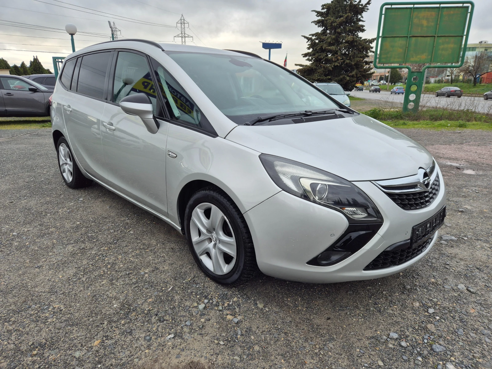 Opel Zafira Tourer 2.0CDTI 7 места, снимка 7 - Автомобили и джипове - 52475772