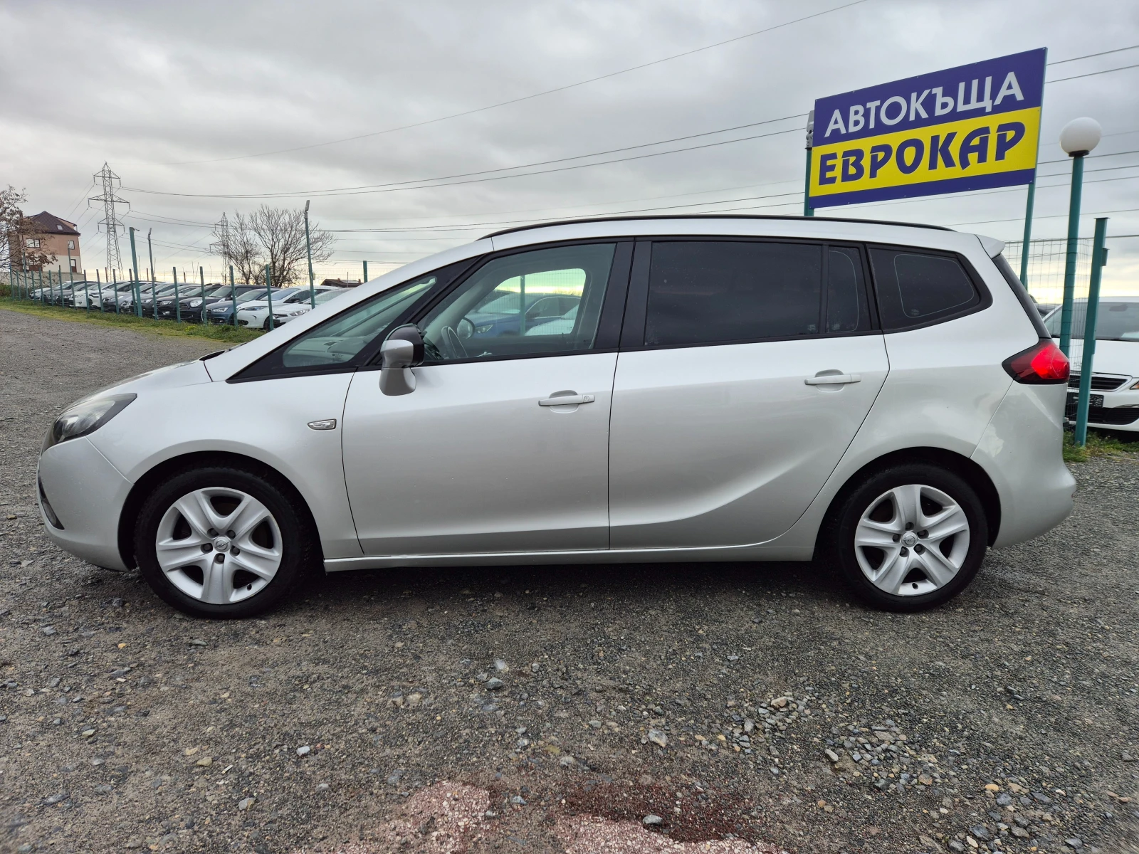 Opel Zafira Tourer 2.0CDTI 7 места, снимка 2 - Автомобили и джипове - 52475772