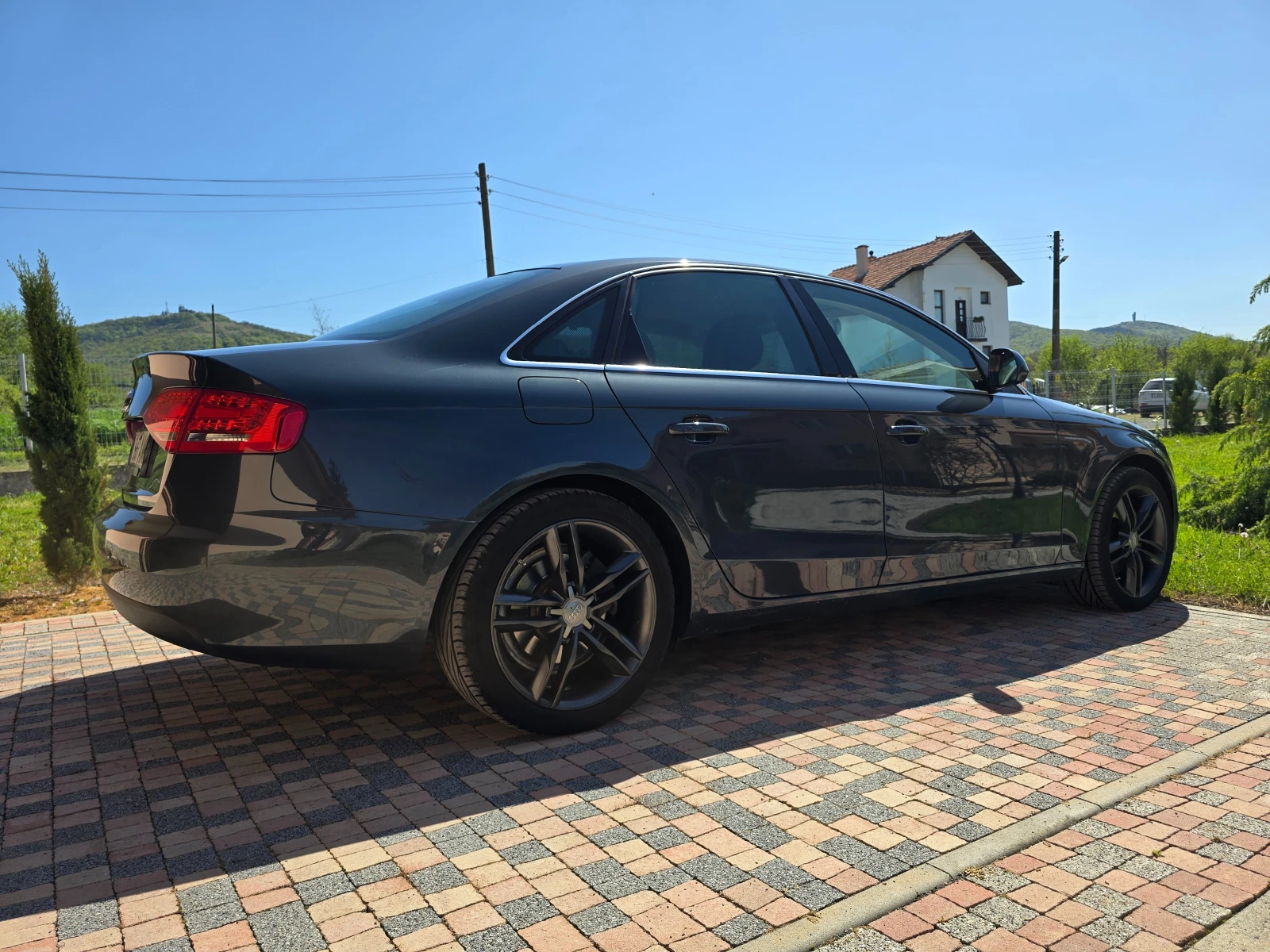 Audi A4 1.8TFSI, снимка 2 - Автомобили и джипове - 53749598