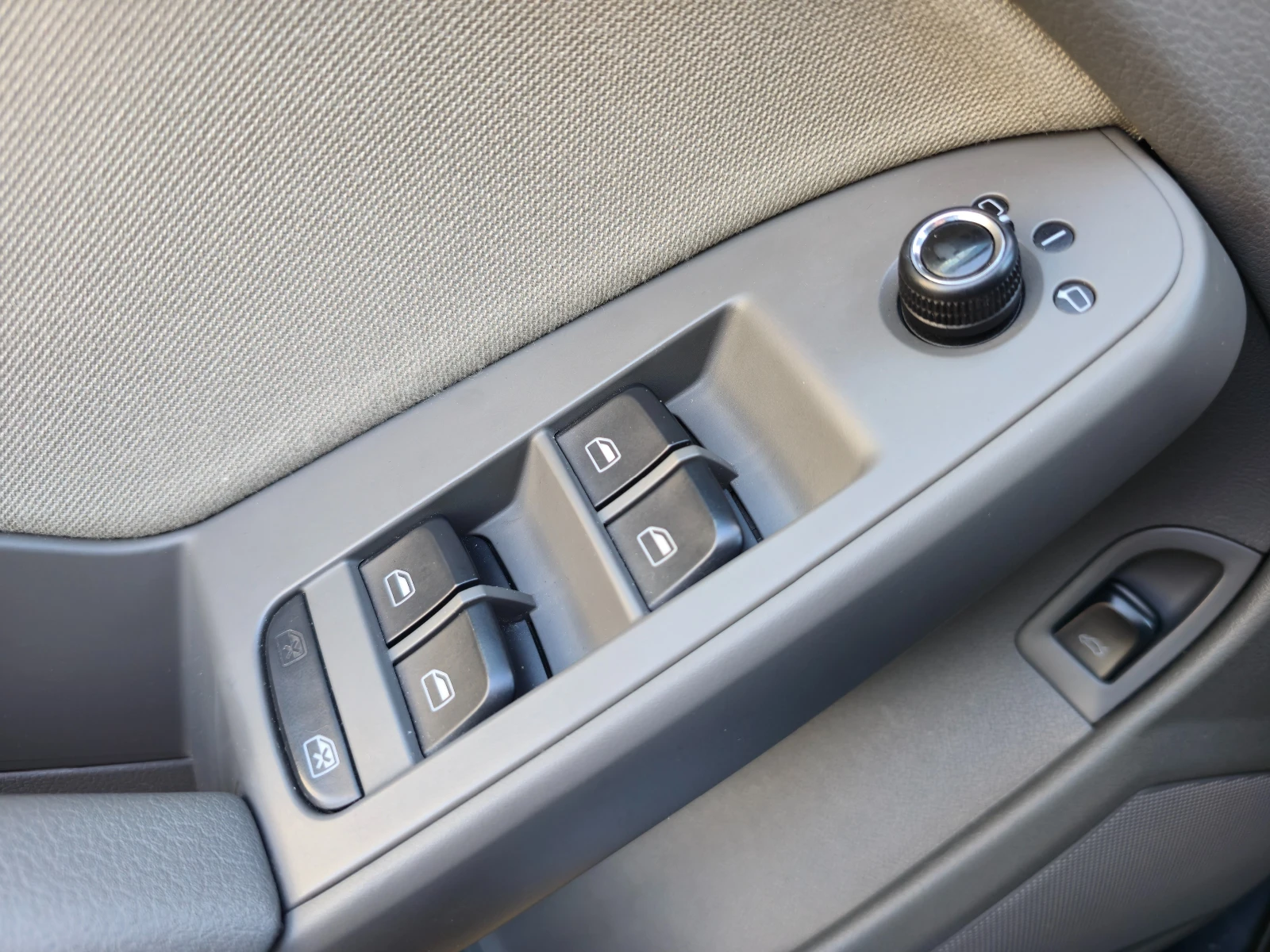 Audi A4 1.8TFSI, снимка 11 - Автомобили и джипове - 53749598