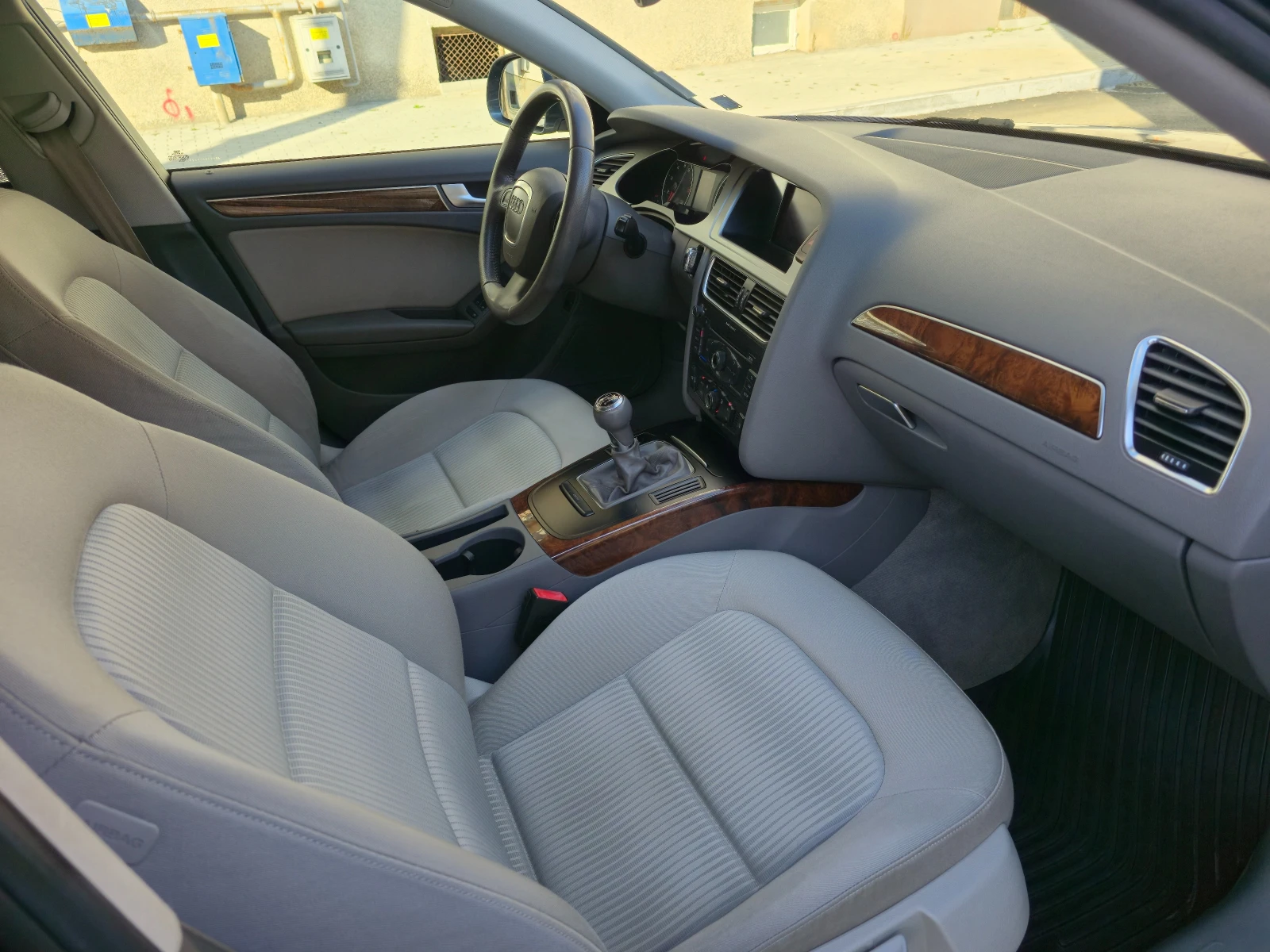 Audi A4 1.8TFSI, снимка 8 - Автомобили и джипове - 53749598