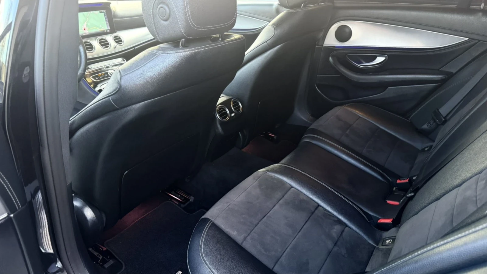 Mercedes-Benz E 220 AMG.4MATIC.9G TRONIC.? ЛИЗИНГ ?, снимка 13 - Автомобили и джипове - 53807833