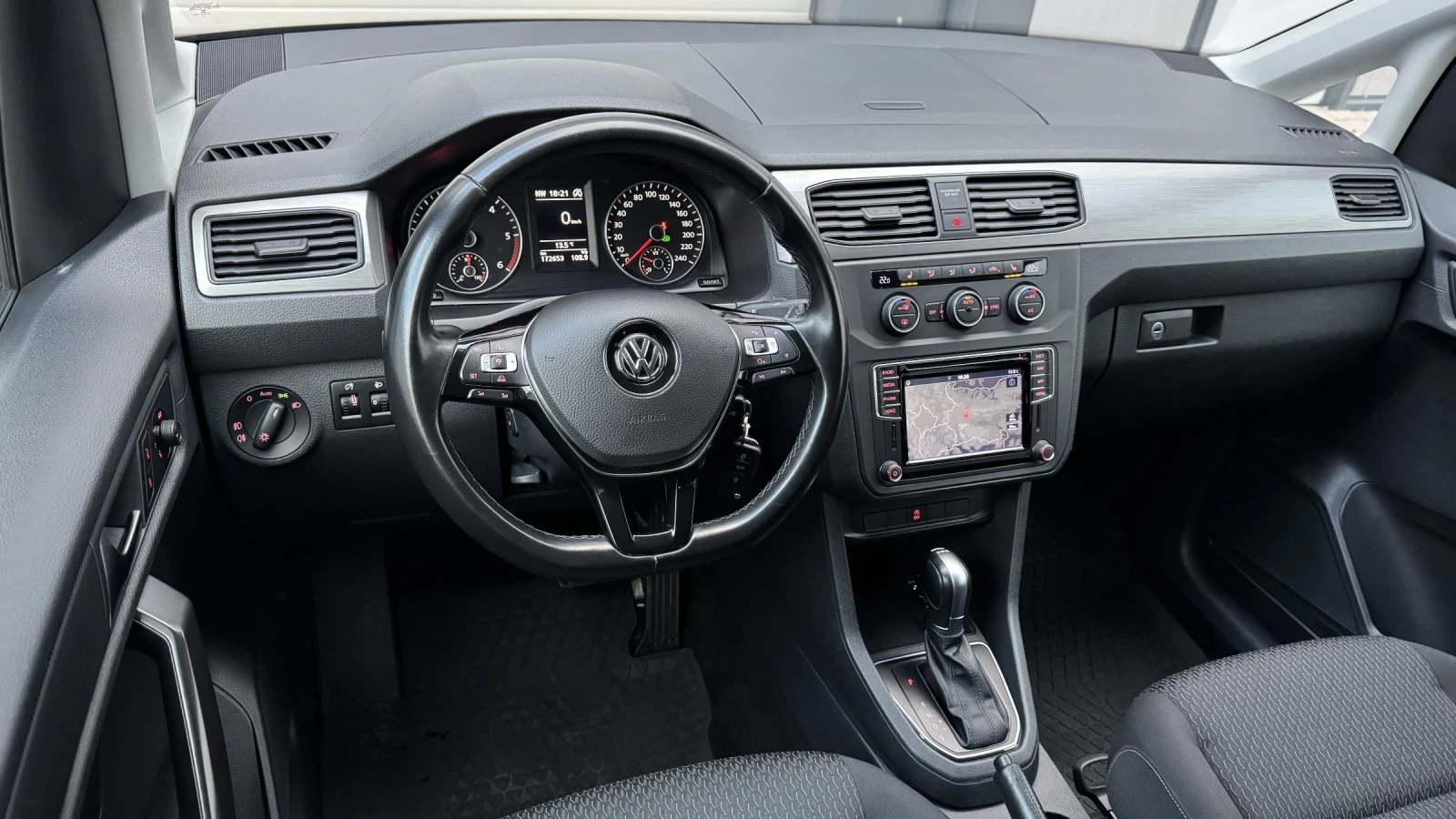 VW Caddy MAXI* Distronic* Navi, снимка 14 - Автомобили и джипове - 53992480