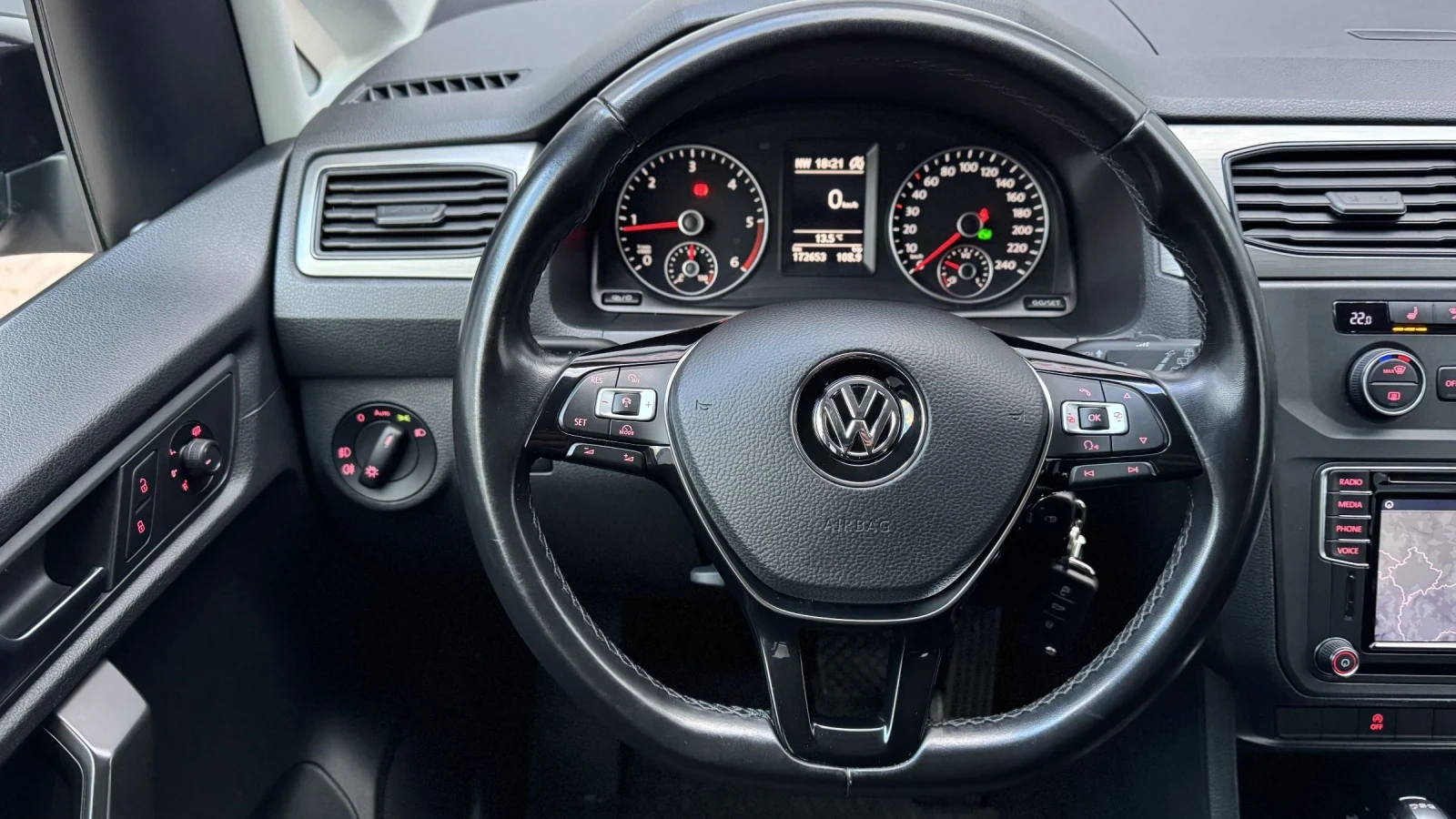 VW Caddy MAXI* Distronic* Navi, снимка 9 - Автомобили и джипове - 53992480