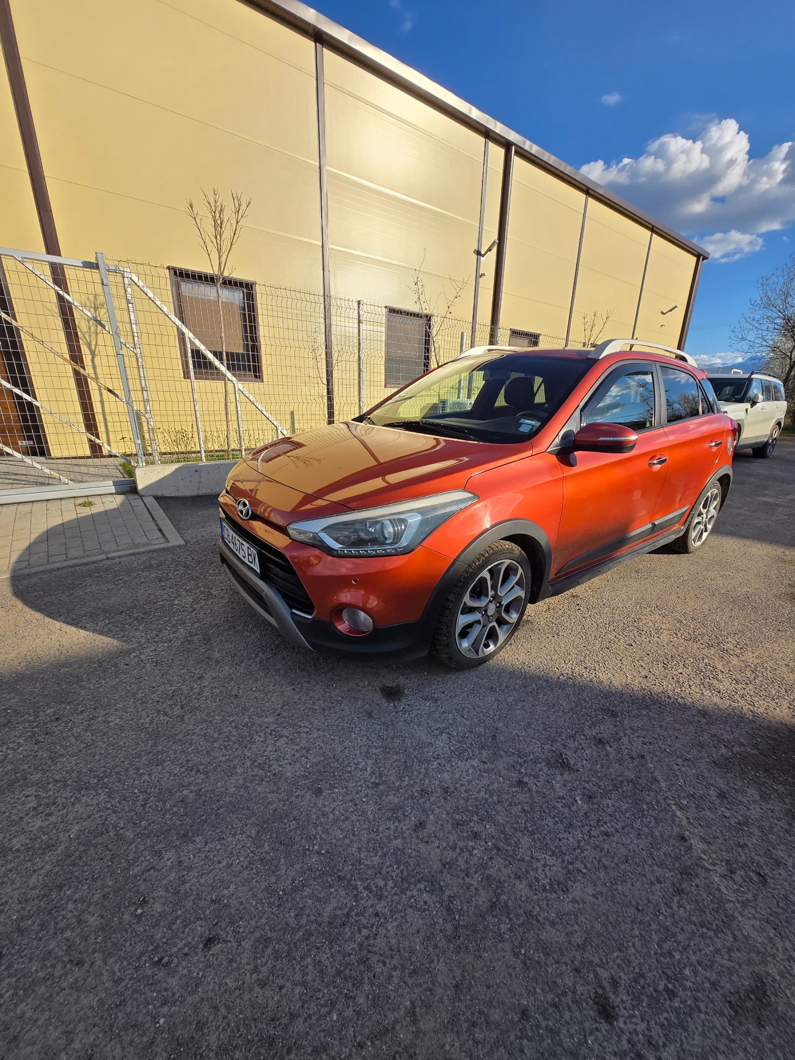 Hyundai I20 Active, снимка 6 - Автомобили и джипове - 54172940