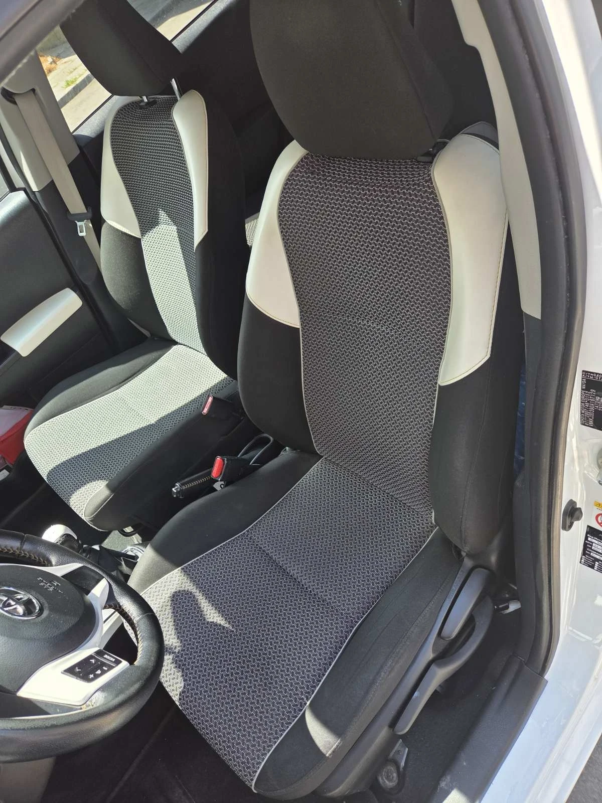 Toyota Yaris, снимка 5 - Автомобили и джипове - 54484329