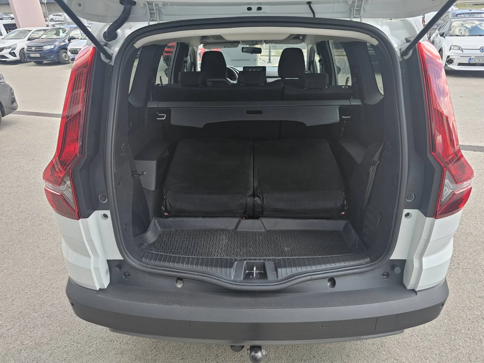 Dacia Jogger 1.6 TCe 95 Hybrid, снимка 16 - Автомобили и джипове - 54770579