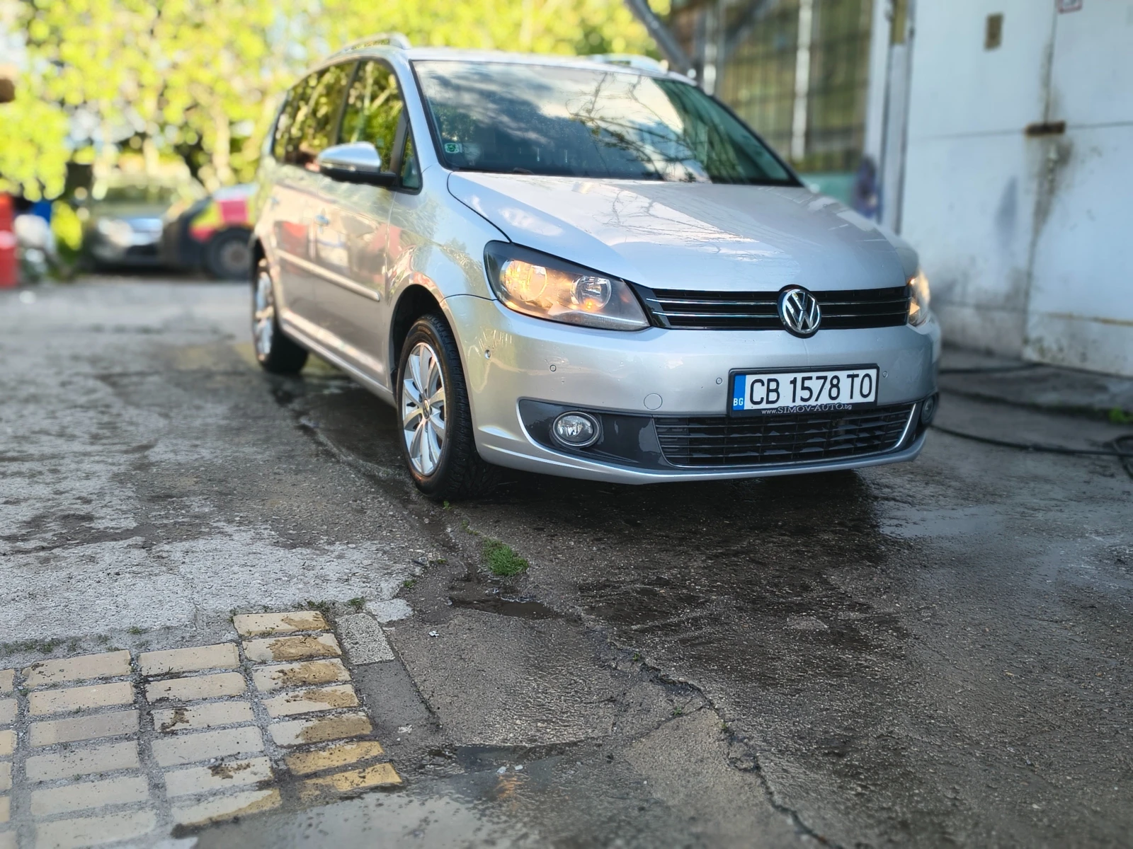 VW Touran 1.4/DSG/Tsi/Navi/Phone, снимка 2 - Автомобили и джипове - 54692002