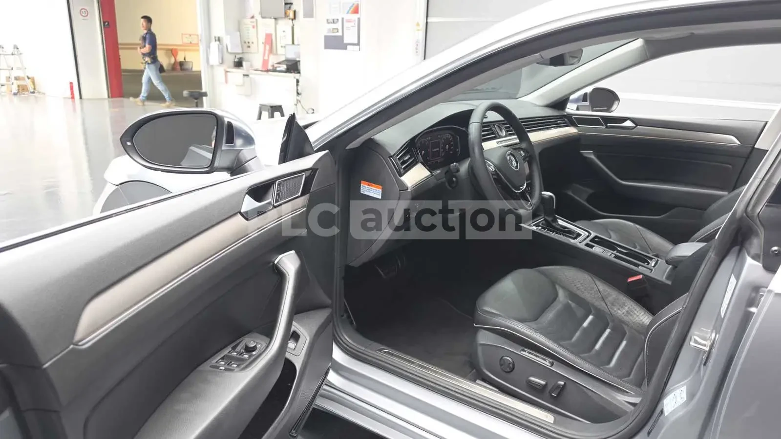VW Arteon PRESTIGE /360/PANORAMA/ПОДГРЕВ/ОБДУХВАНЕ/, снимка 9 - Автомобили и джипове - 55156253