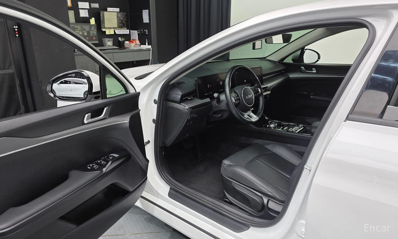 Kia K5 2.0* LPI* ПОДГРЕВ* КАМЕРА* КЕЙЛЕС* LANE* ASSIST* , снимка 6 - Автомобили и джипове - 55735459