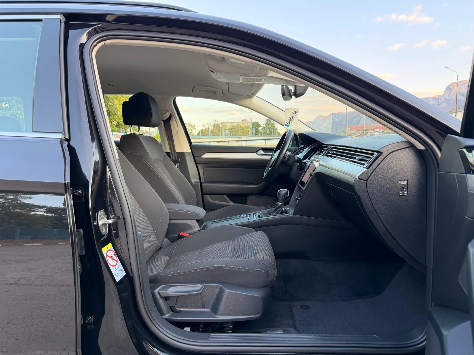 VW Passat 2.0TDI/ДИСТРОНИК/АВТОМАТ, снимка 11 - Автомобили и джипове - 56353130