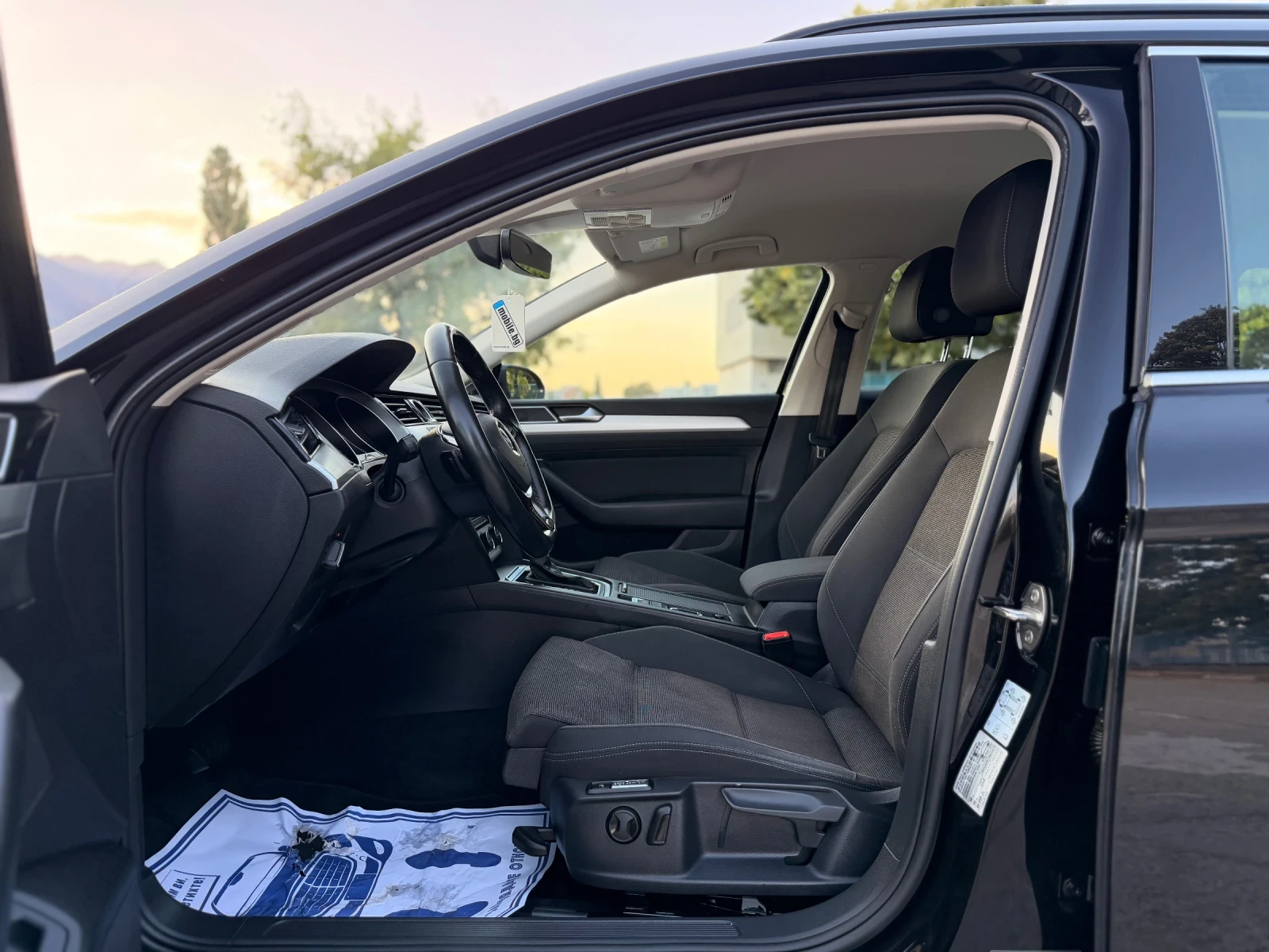 VW Passat 2.0TDI/ДИСТРОНИК/АВТОМАТ, снимка 9 - Автомобили и джипове - 56353130