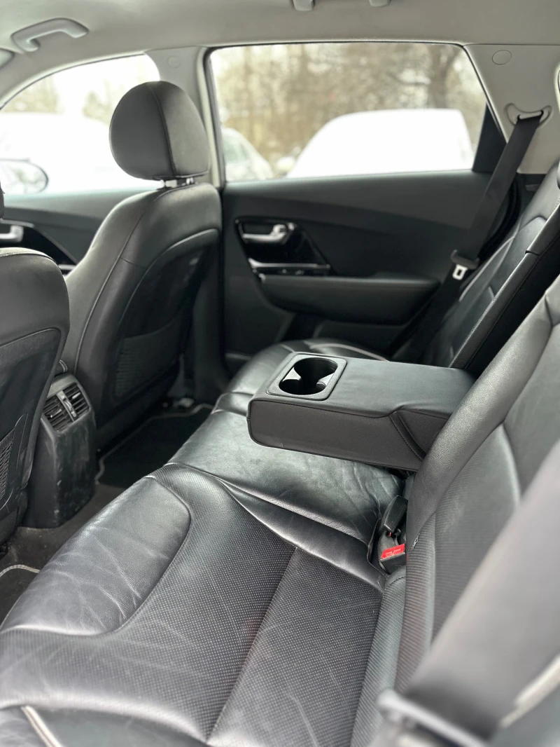 Kia Niro 64kW/Термопомпа/Гаранция/Executiveline/SOH 100%, снимка 11 - Автомобили и джипове - 53034596