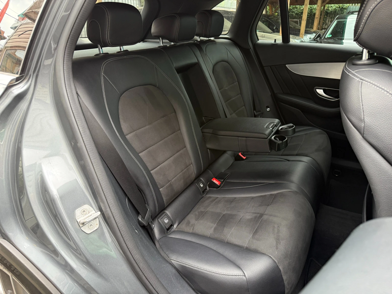 Mercedes-Benz GLC 220 D* AMG* СЕРВИЗНА КНИЖКА С ПЪЛНА ИСТОРИЯ В МЕРЦЕДЕС - изображение 8