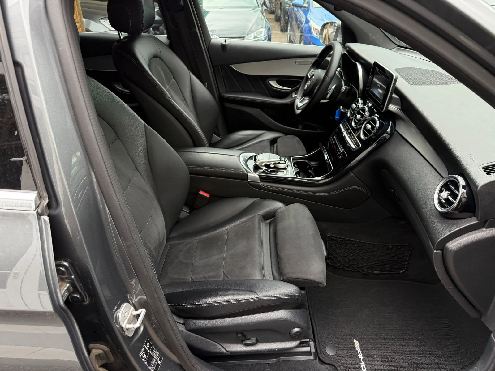 Mercedes-Benz GLC 220 D* AMG* СЕРВИЗНА КНИЖКА С ПЪЛНА ИСТОРИЯ В МЕРЦЕДЕС - изображение 9