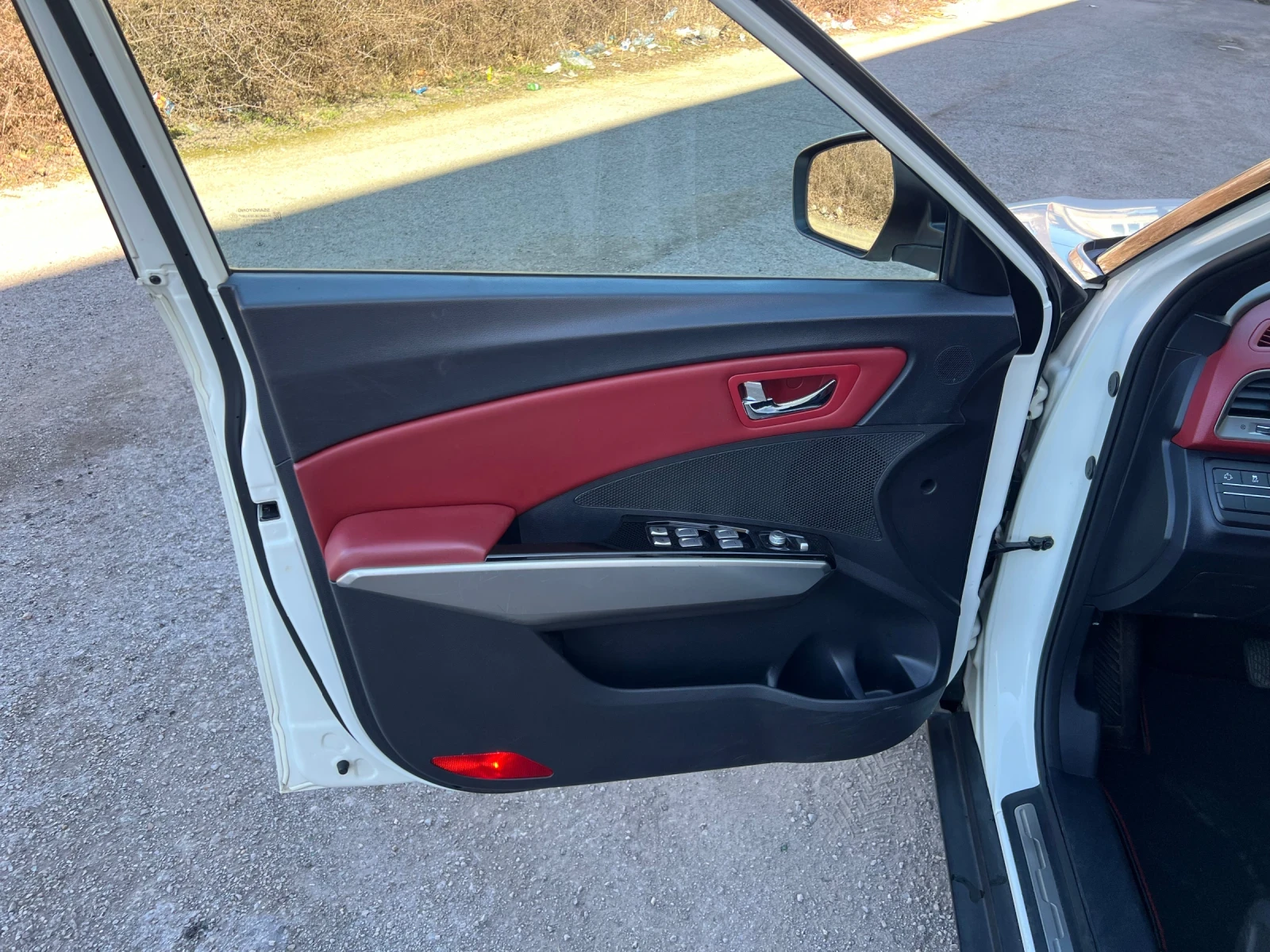 SsangYong Tivoli 1.6D-УНИКАТ-RED, снимка 10 - Автомобили и джипове - 53837287