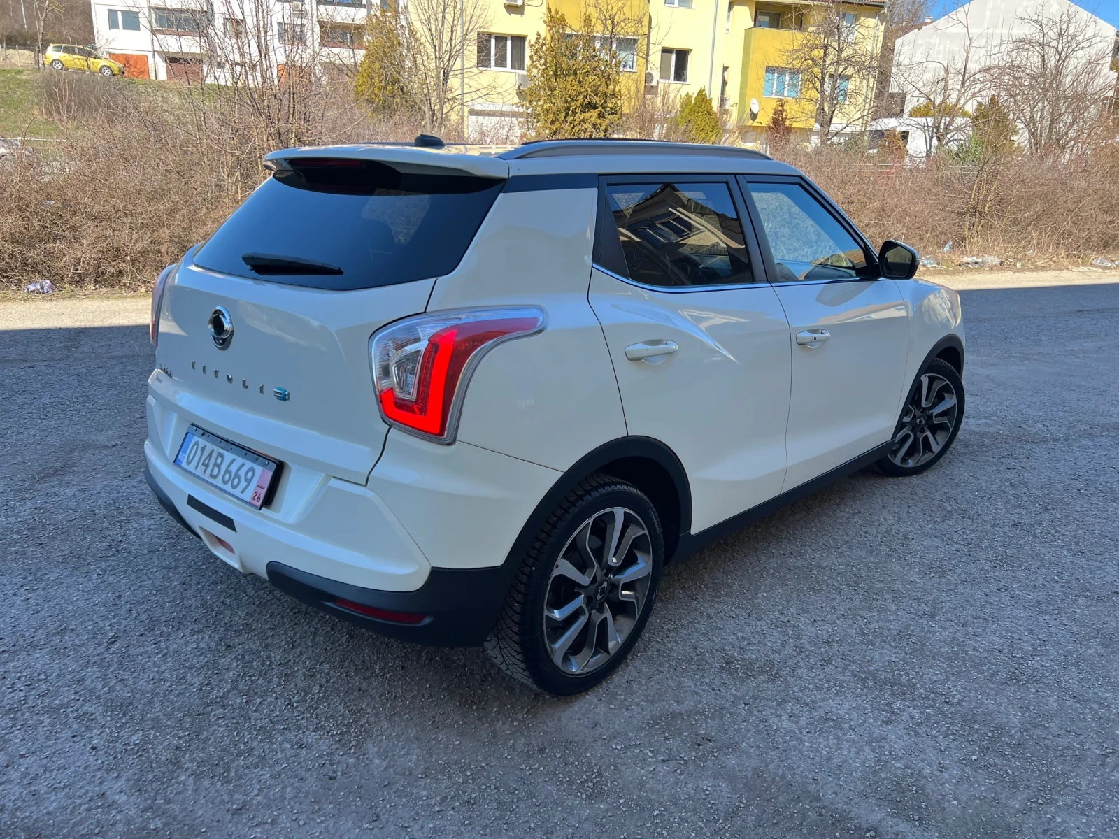 SsangYong Tivoli 1.6D-УНИКАТ-RED, снимка 5 - Автомобили и джипове - 53837287