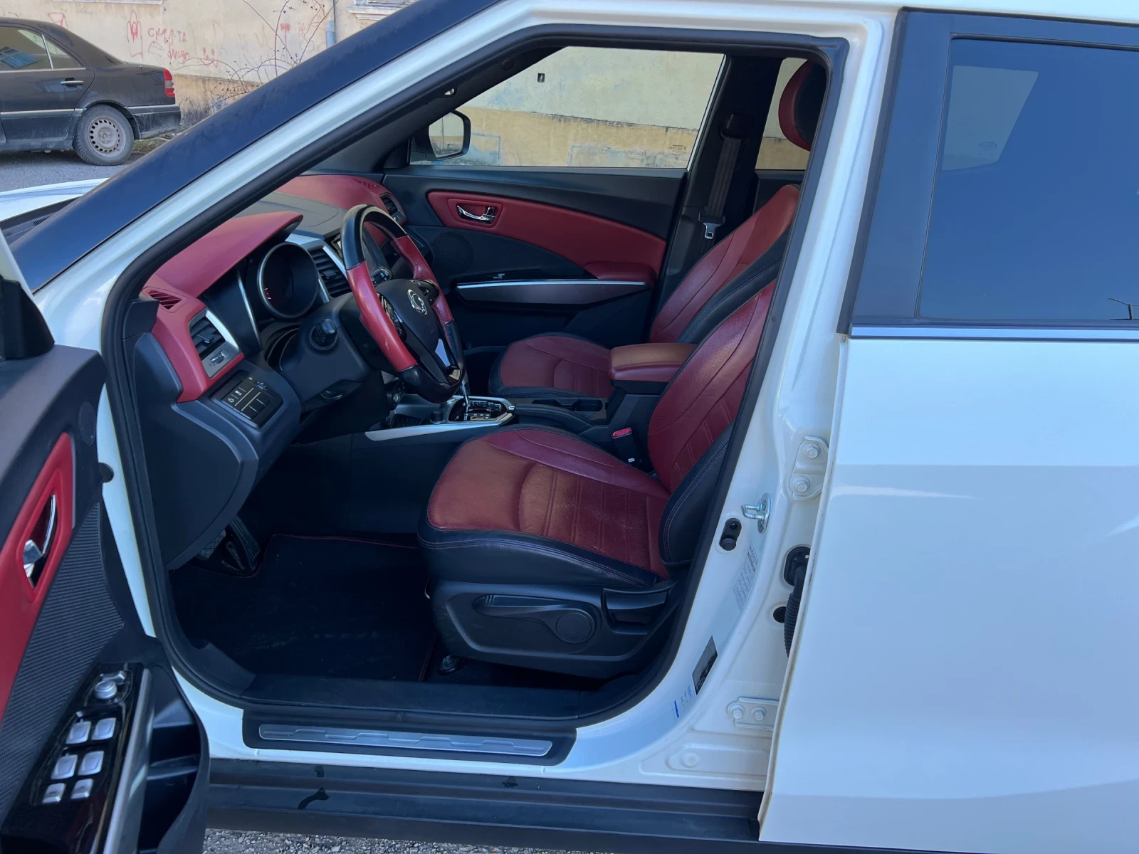 SsangYong Tivoli 1.6D-УНИКАТ-RED, снимка 11 - Автомобили и джипове - 53837287