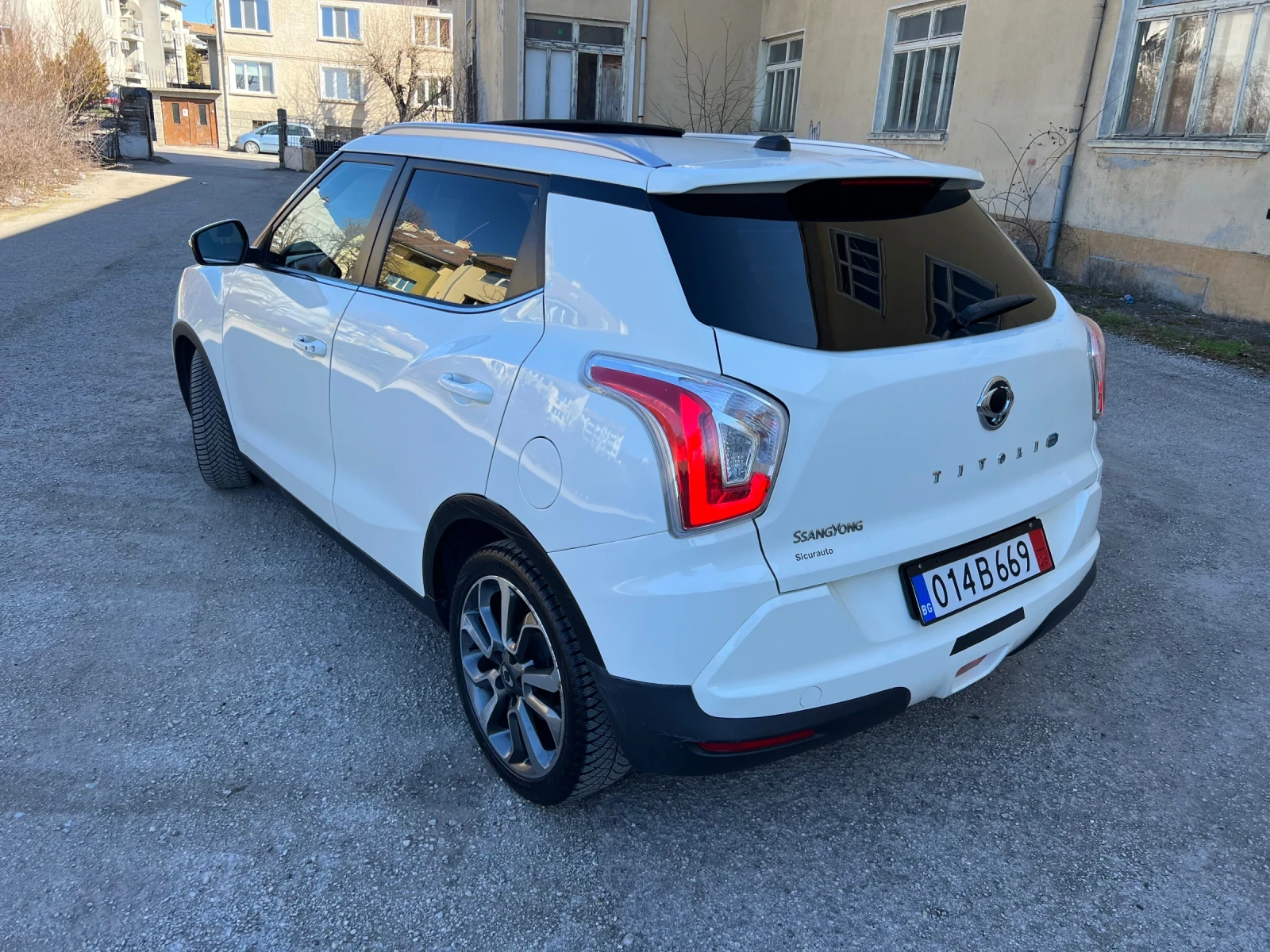 SsangYong Tivoli 1.6D-УНИКАТ-RED, снимка 8 - Автомобили и джипове - 53837287