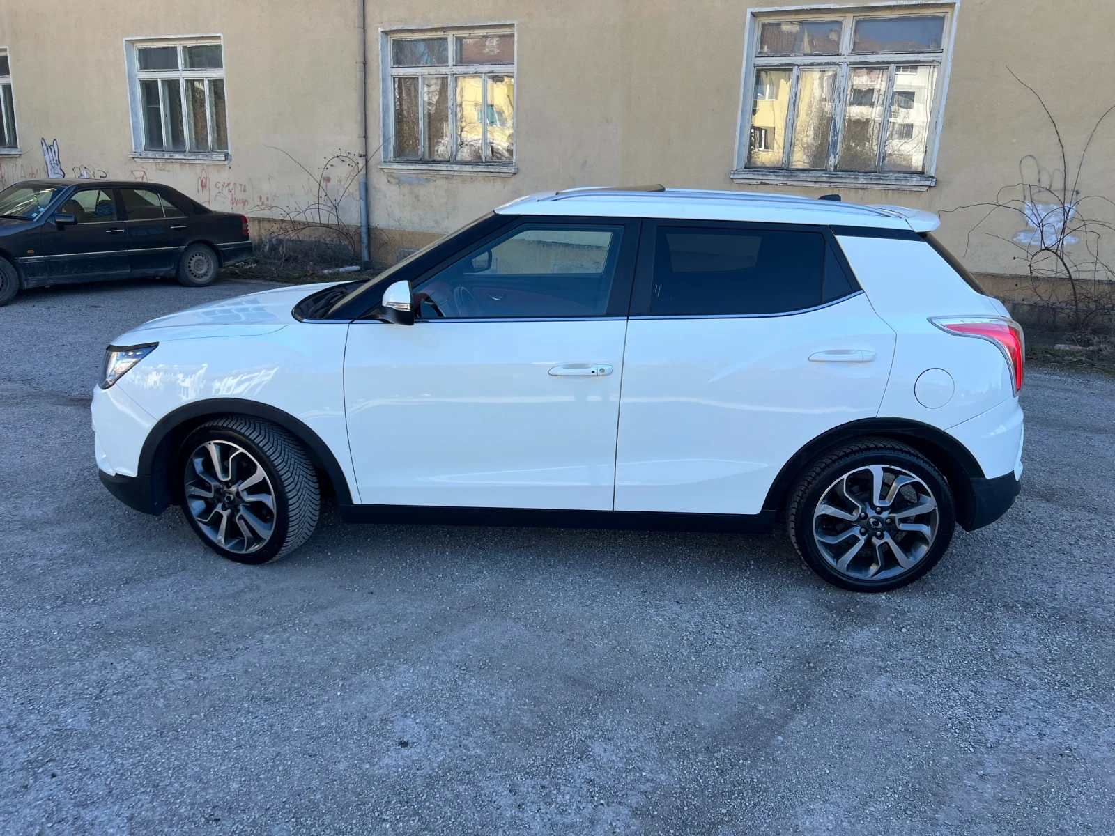 SsangYong Tivoli 1.6D-УНИКАТ-RED, снимка 9 - Автомобили и джипове - 53837287