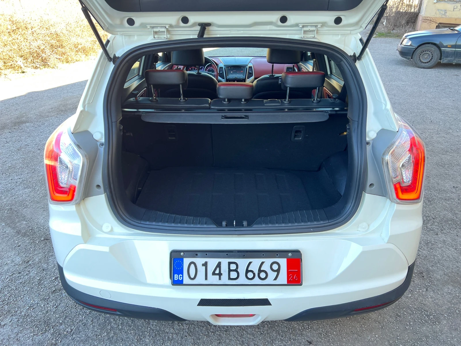 SsangYong Tivoli 1.6D-УНИКАТ-RED, снимка 7 - Автомобили и джипове - 53837287