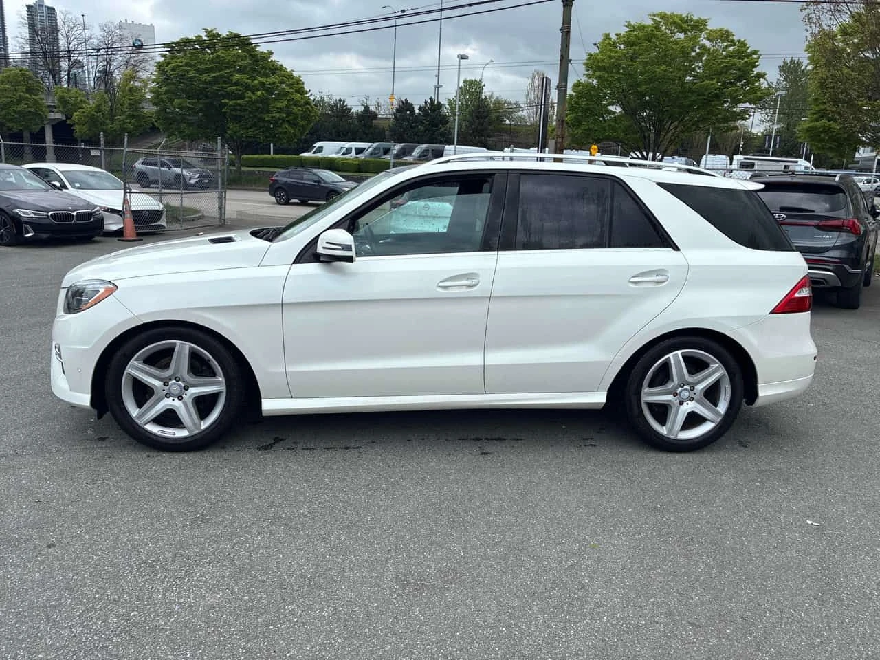 Mercedes-Benz ML 350  | BLUETEC | AMG PACK | PANO | ПОДГРЕВ | КОЖА , снимка 3 - Автомобили и джипове - 54454267