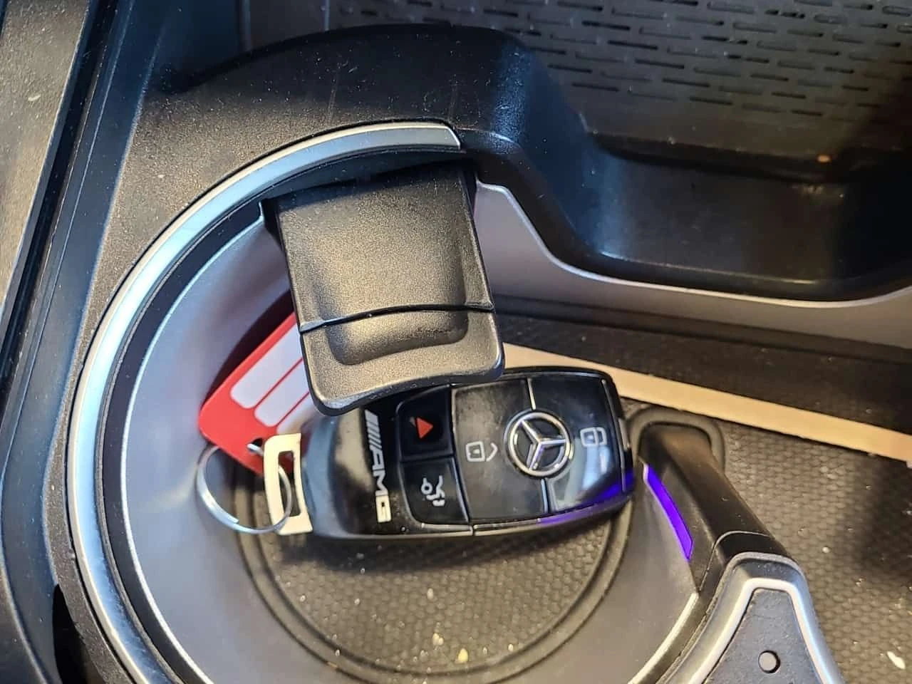 Mercedes-Benz GLE 63 S AMG * CARFAX * Без инциденти * , снимка 11 - Автомобили и джипове - 54676061