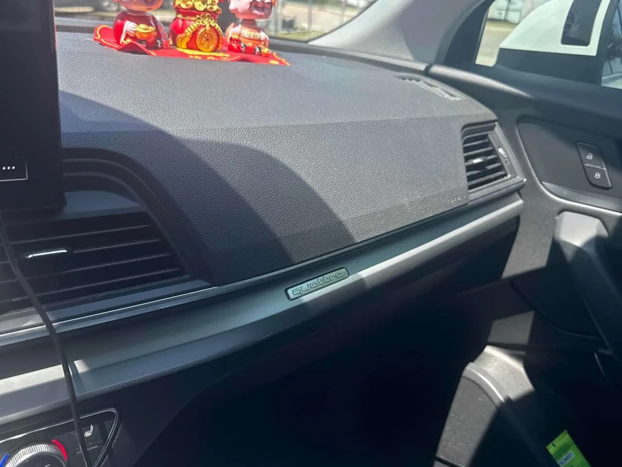 Audi Q5 * Komfort * CARFAX * БЕЗ ПЪРВОНАЧАЛНА ВНОСКА, снимка 9 - Автомобили и джипове - 55269179