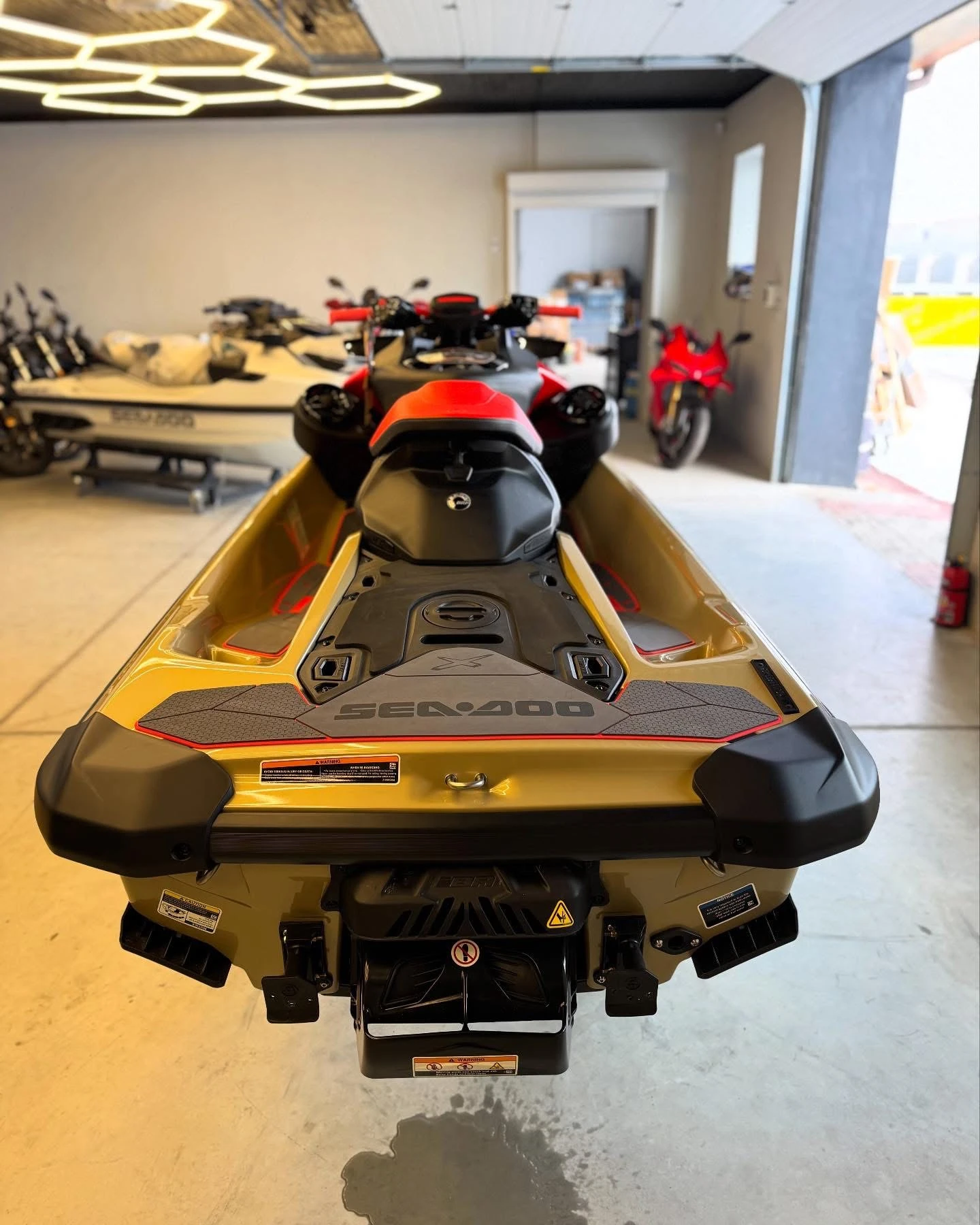 Джет Bombardier Sea Doo Sea Doo RXP-X 325 Tech Package - изображение 5