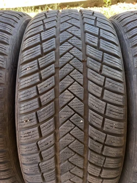 Гуми Зимни 215/45R18, снимка 5