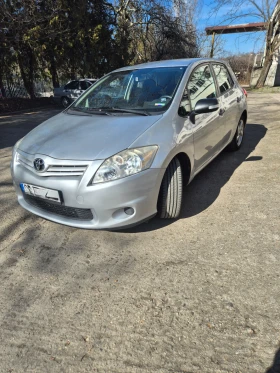 Toyota Auris, снимка 1