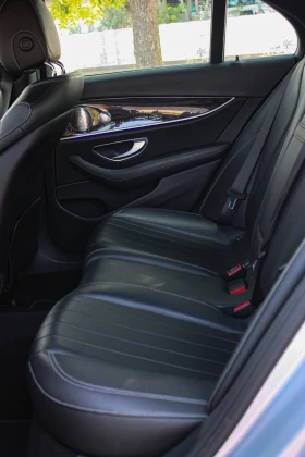 Mercedes-Benz E 300 4 MATIC AMG-LINE / PANORAMA / BURMESTER, снимка 13