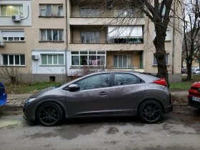 Honda Civic 1, 8-vtec sport-Автомат, снимка 2