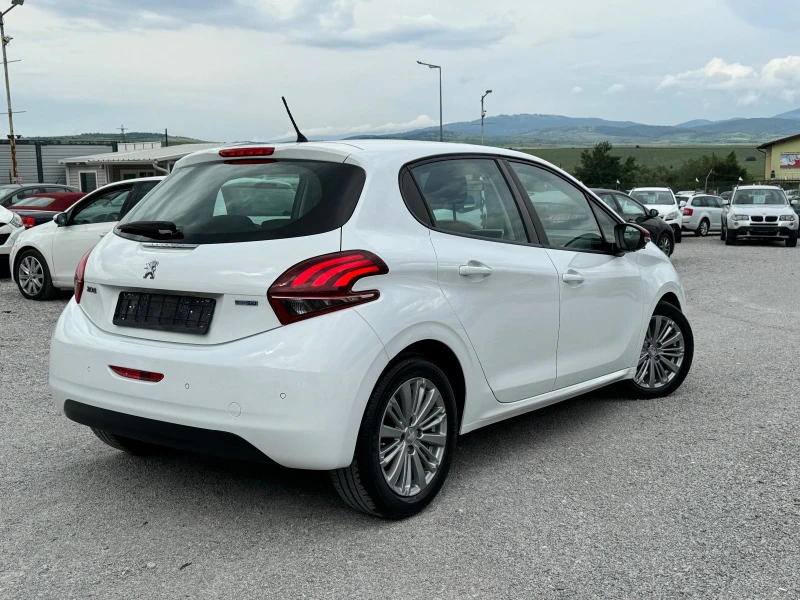 Peugeot 208 1.6 BLUE HDI 124хил. ЕВРО 6УНИКАТ, снимка 5 - Автомобили и джипове - 46355995