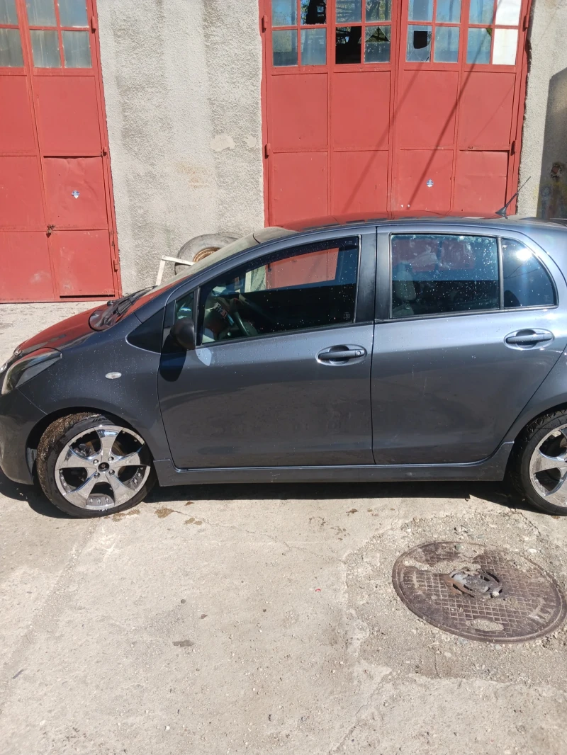 Toyota Yaris, снимка 2 - Автомобили и джипове - 47321582