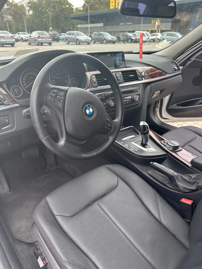 BMW 320 d XDrive, снимка 5 - Автомобили и джипове - 47731230