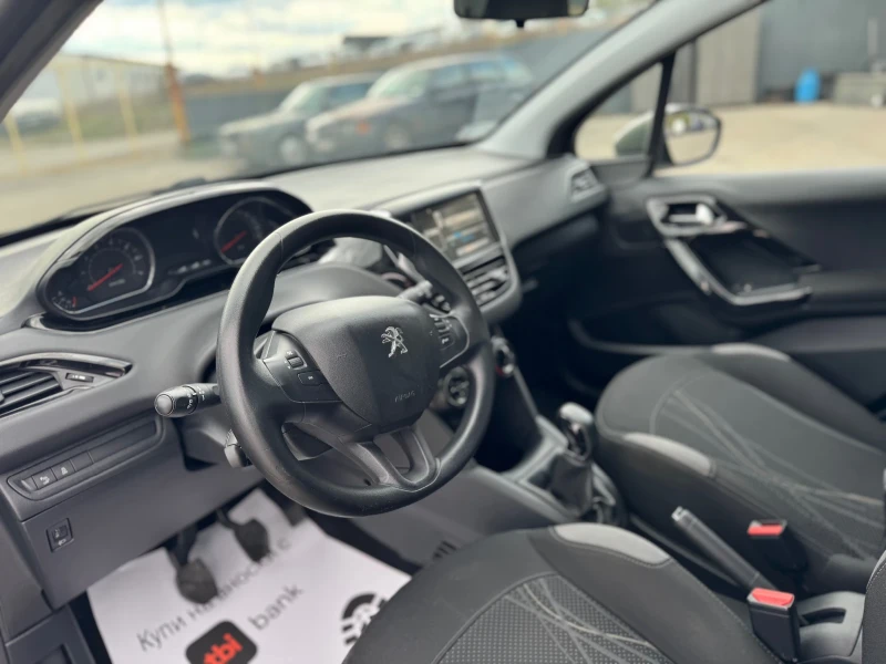 Peugeot 208 1.2i 76 000km, снимка 10 - Автомобили и джипове - 47557935