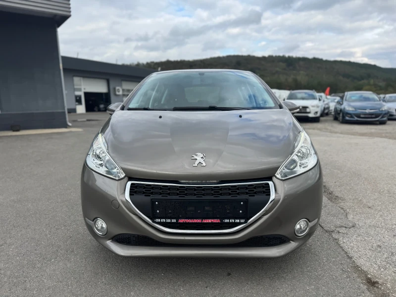 Peugeot 208 1.2i 76 000km, снимка 2 - Автомобили и джипове - 47557935