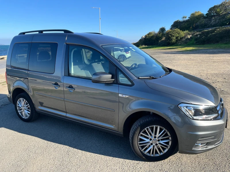 VW Caddy Лайф, снимка 5 - Автомобили и джипове - 47786948