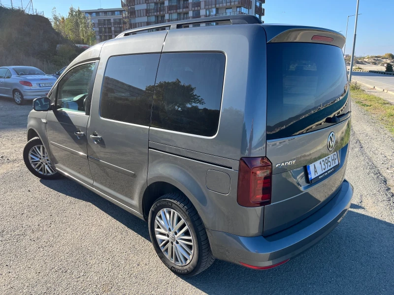 VW Caddy Лайф, снимка 7 - Автомобили и джипове - 47786948