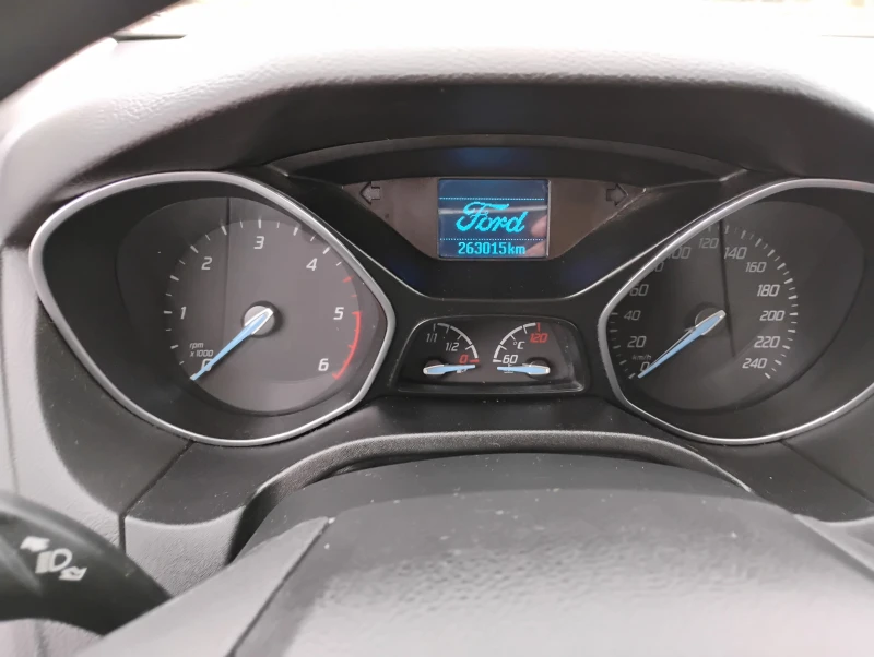 Ford Focus 1.6TDCI* 95кс* КЛИМА* ОБСЛУЖЕН* , снимка 14 - Автомобили и джипове - 49462295